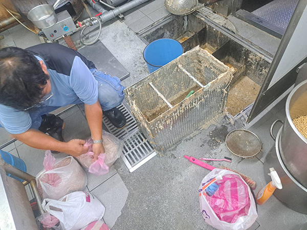 台北廚房廚餘槽清潔